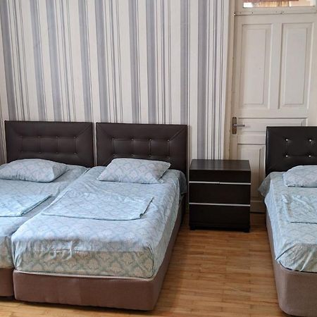 Medea'S Guest House Батумі Екстер'єр фото