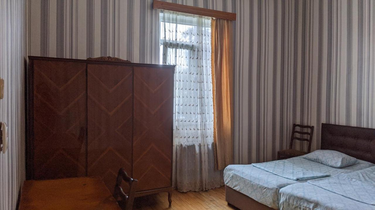Medea'S Guest House Батумі Екстер'єр фото