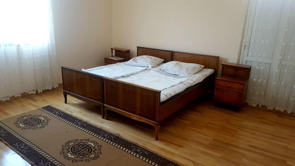 Medea'S Guest House Батумі Екстер'єр фото