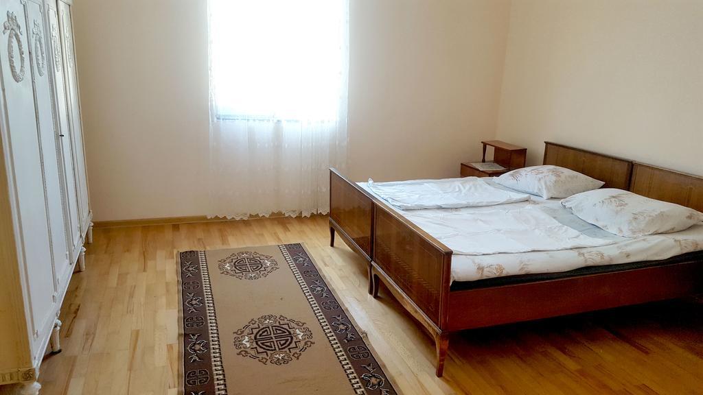Medea'S Guest House Батумі Екстер'єр фото